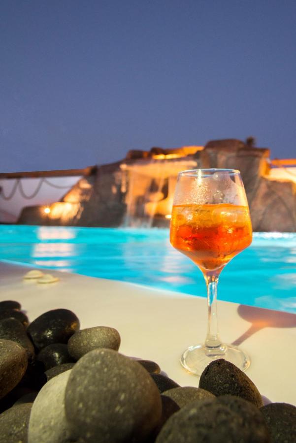 La Belle Vie - Santorini - Adults Only Apartment Kamari  Exterior photo