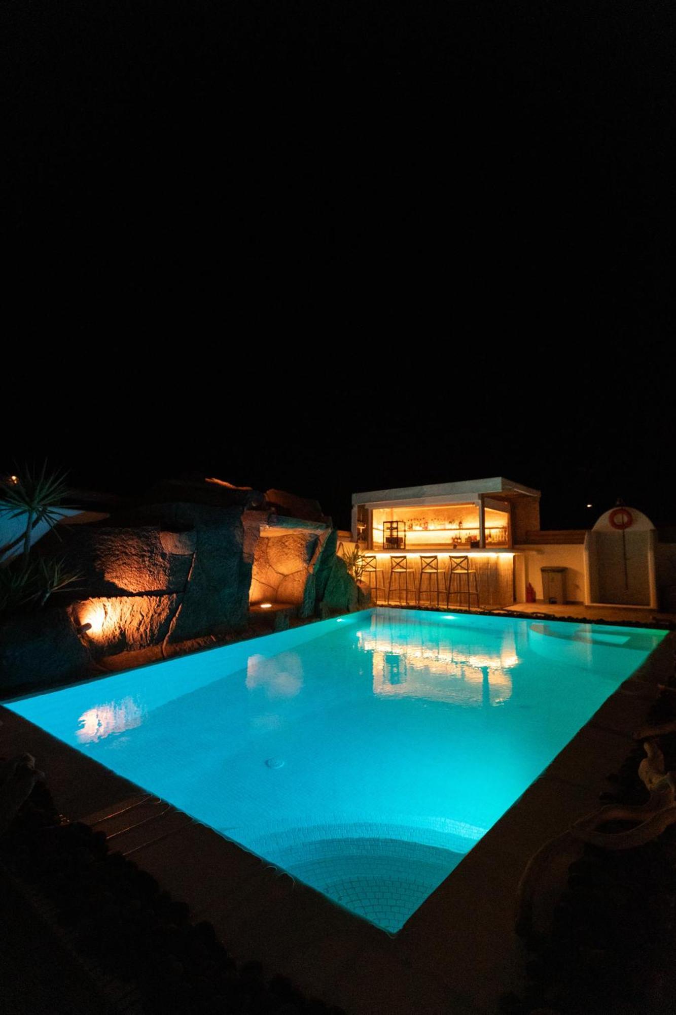 La Belle Vie - Santorini - Adults Only Apartment Kamari  Exterior photo